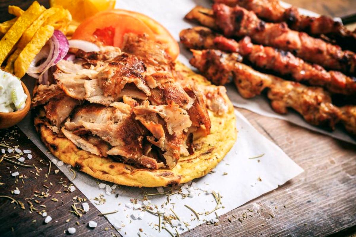 طرز تهیه کبابترکی مرغ خانگی با سس مخصوص