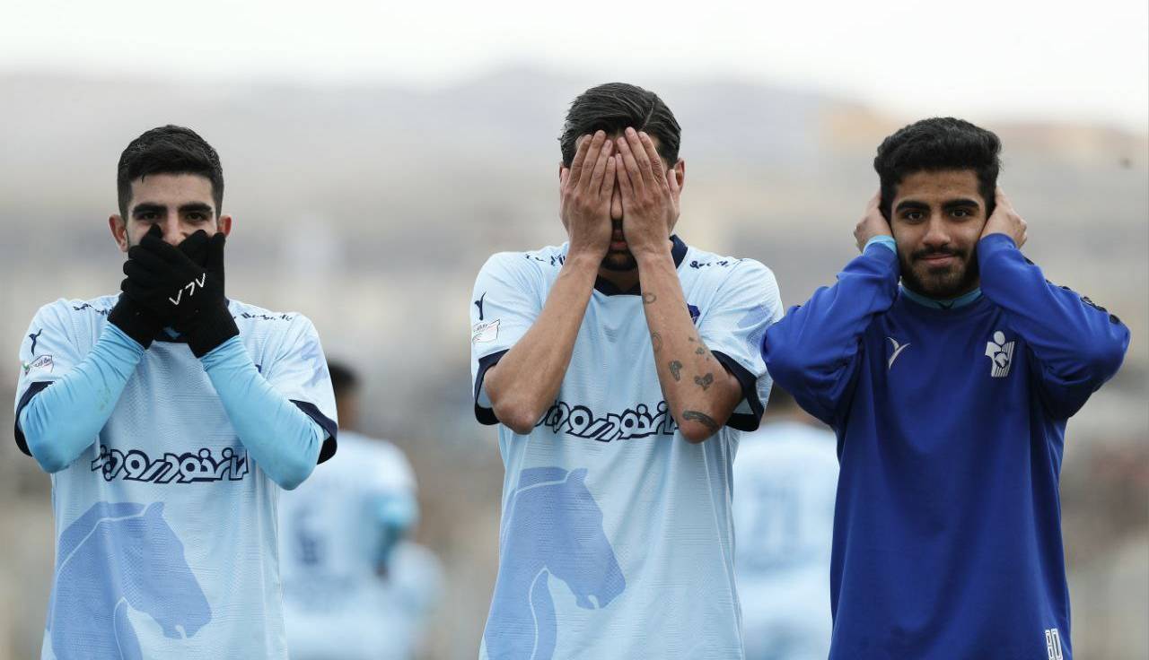 شادی گل بامزه؛ گلزن و رفقا ایموجی شدند