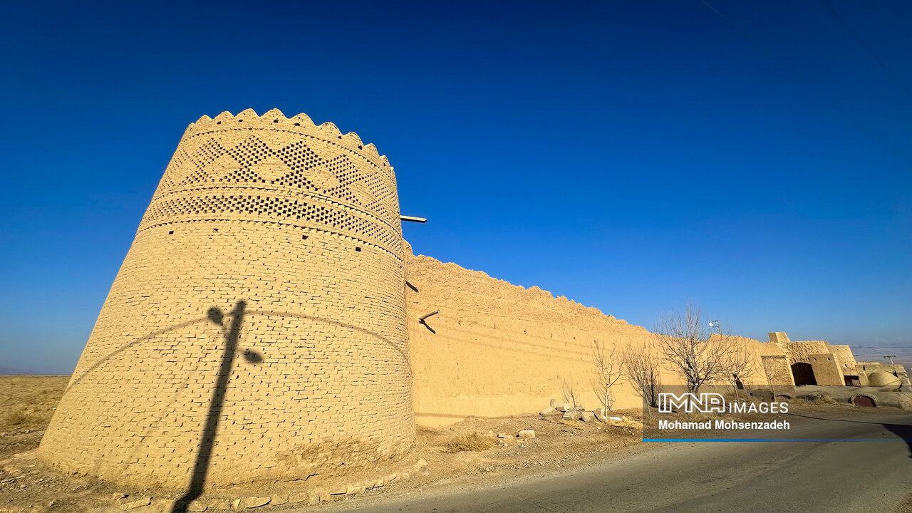 دولت‌آباد، تنها روستای قلعه‌ای ایران