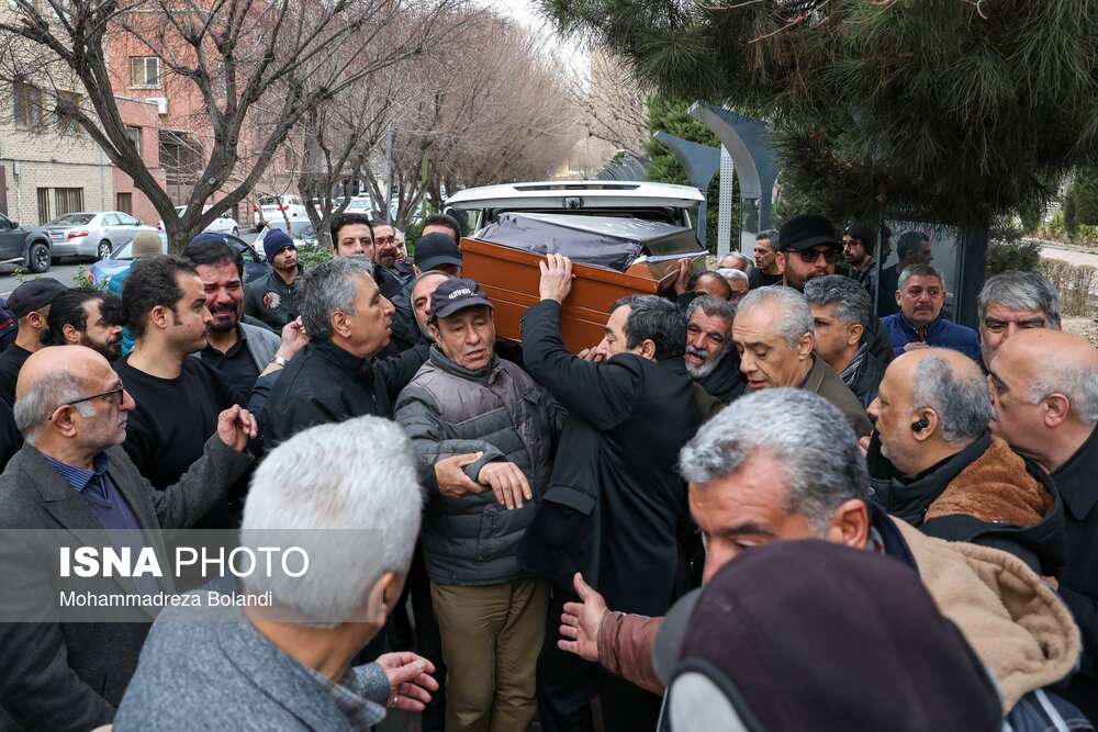 عکس/ پیکر «منوچهر والی‌زاده» تشییع شد