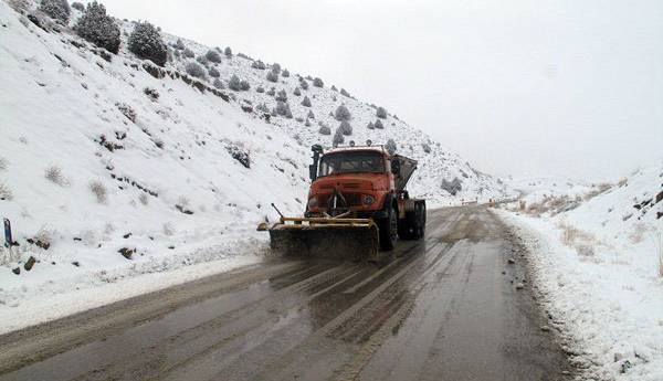 آخرین وضعیت محورهای همدان؛ امدادرسانی به بیش از ۶۰۰ خودرو