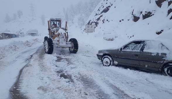 بارش 75 سانتی‌متری برف در محورهای کوهستانی گیلان