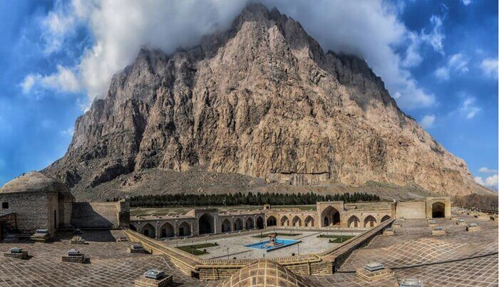 مستند «کتیبه شیرین گیان» اثر هنرمند کرمانشاهی رونمایی شد