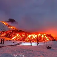  گردشگران بی‌احتیاط در آتشفشان اتنا