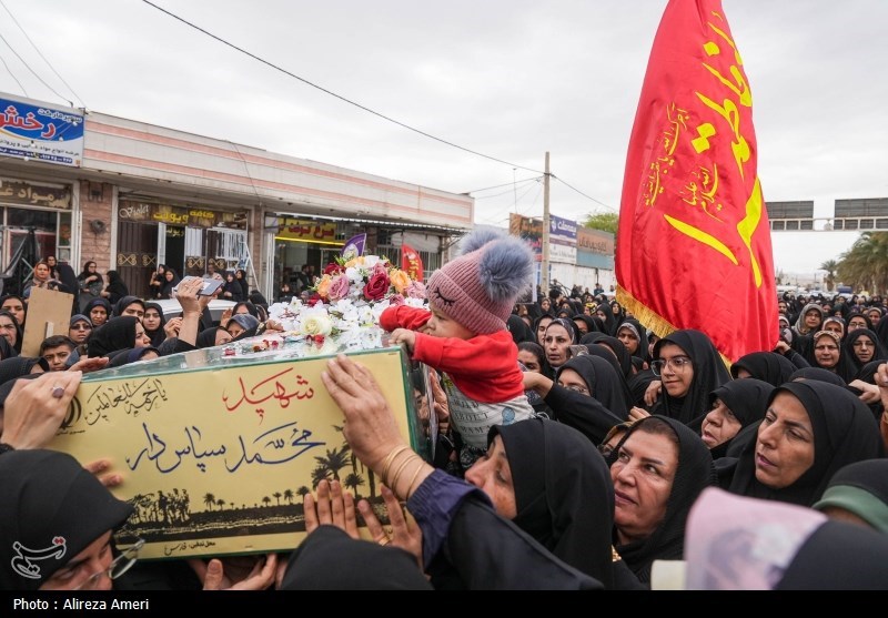 تشییع پیکر مطهر ۲ شهید دوران دفاع مقدس در فارس