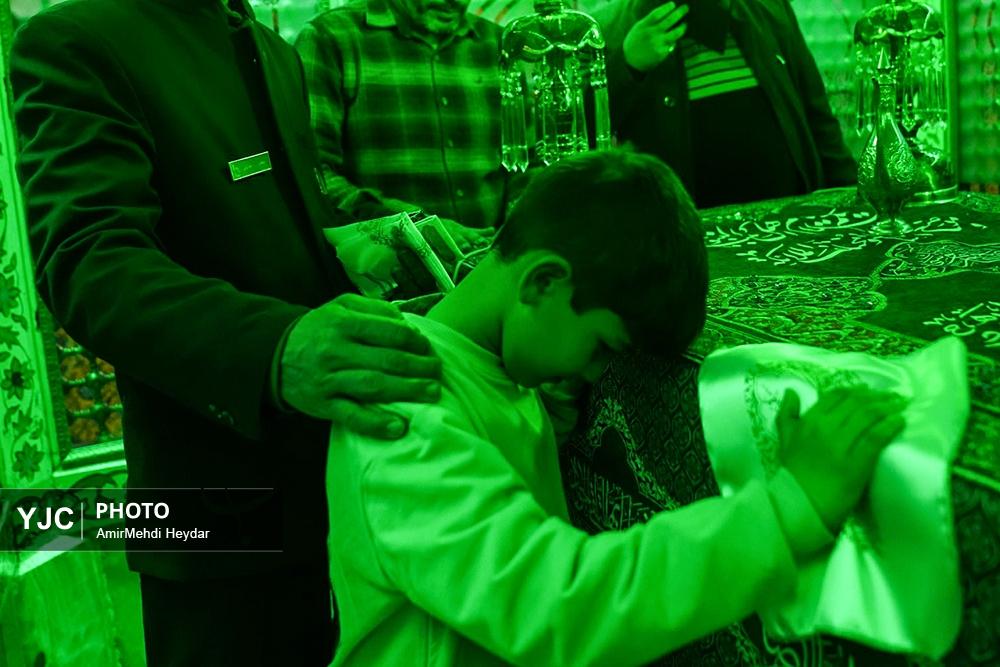 غبار روبی ضریح مطهر امامزاده صالح (ع) تجریش