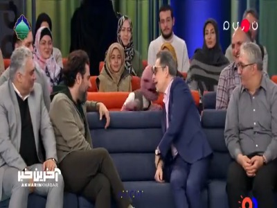 ترانه‌ مورد علاقه جناب خان هنگام لبو فروشی!