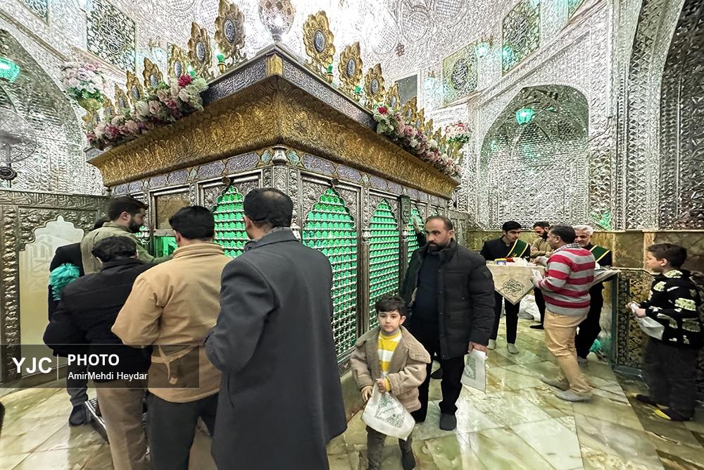 غبار روبی ضریح مطهر امامزاده صالح (ع) تجریش