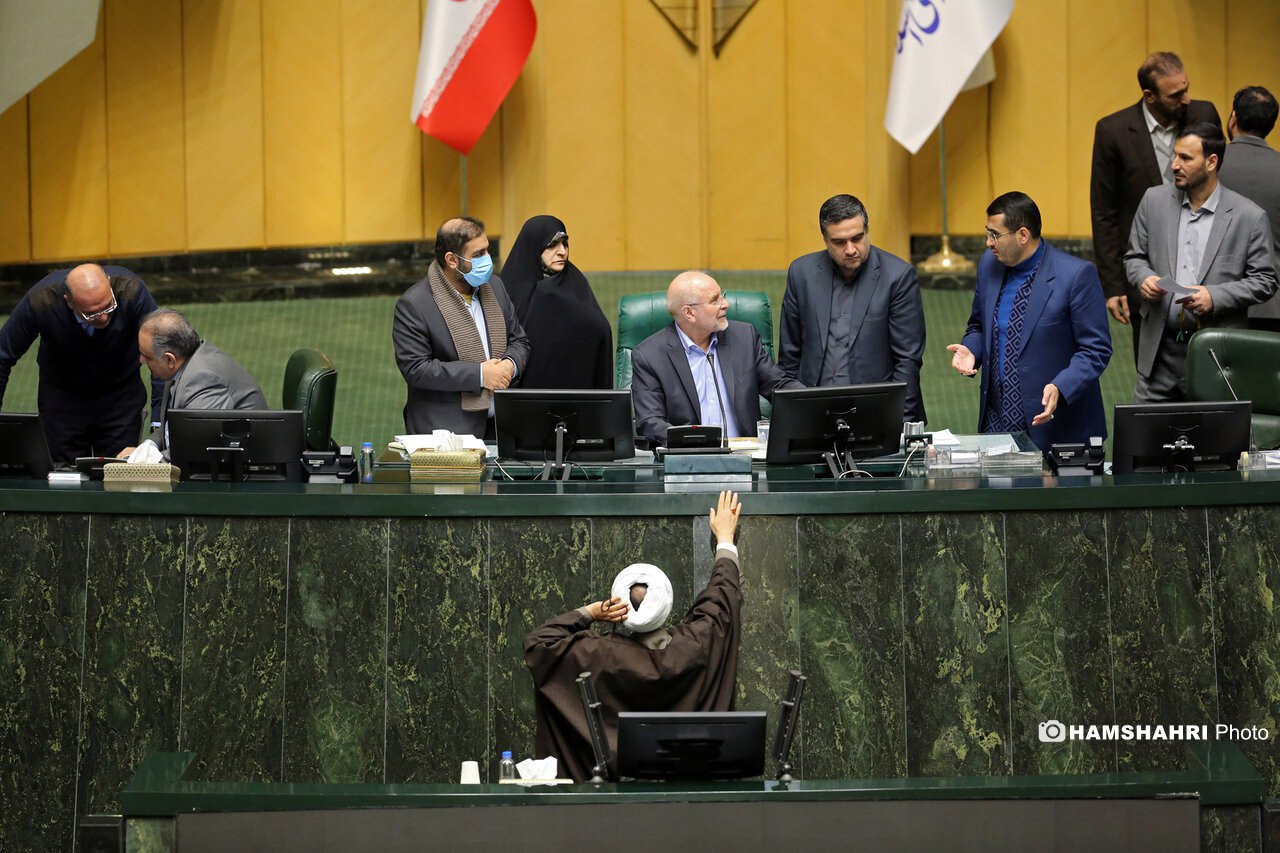 عکس/ آغاز بررسی جداول بودجه ۱۴۰۴ در مجلس