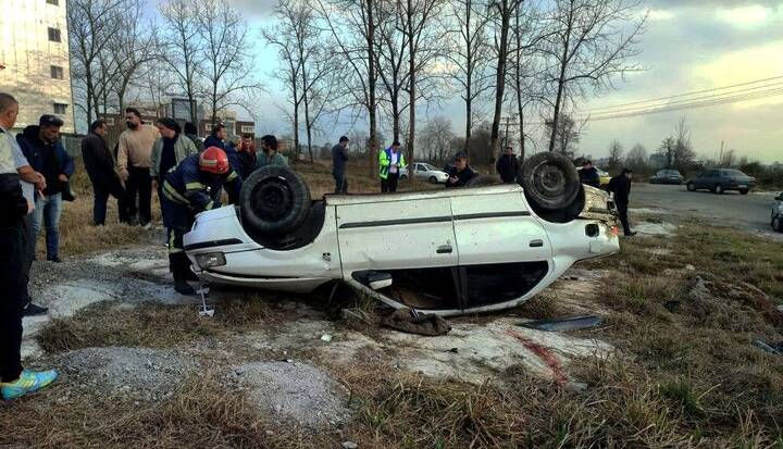 واژگونی خودرو در رشت جان راننده جوان را گرفت