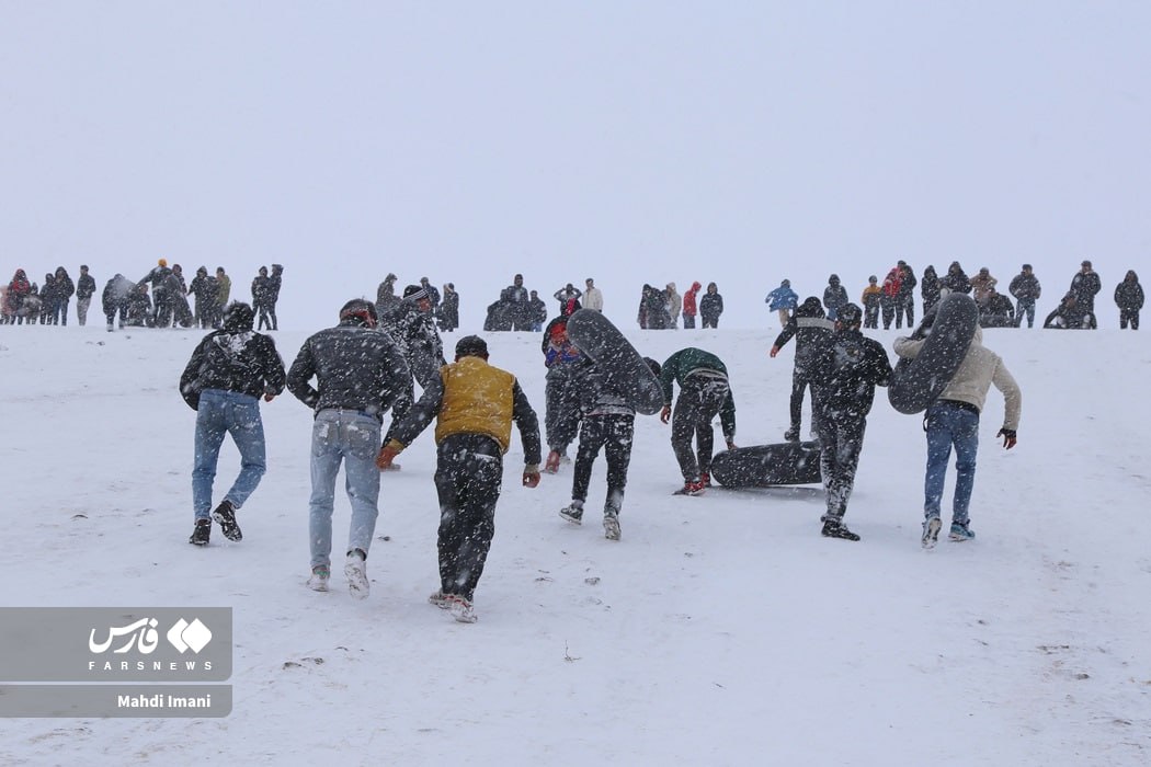 برف شادی در اهرِ آذربایجان‌شرقی