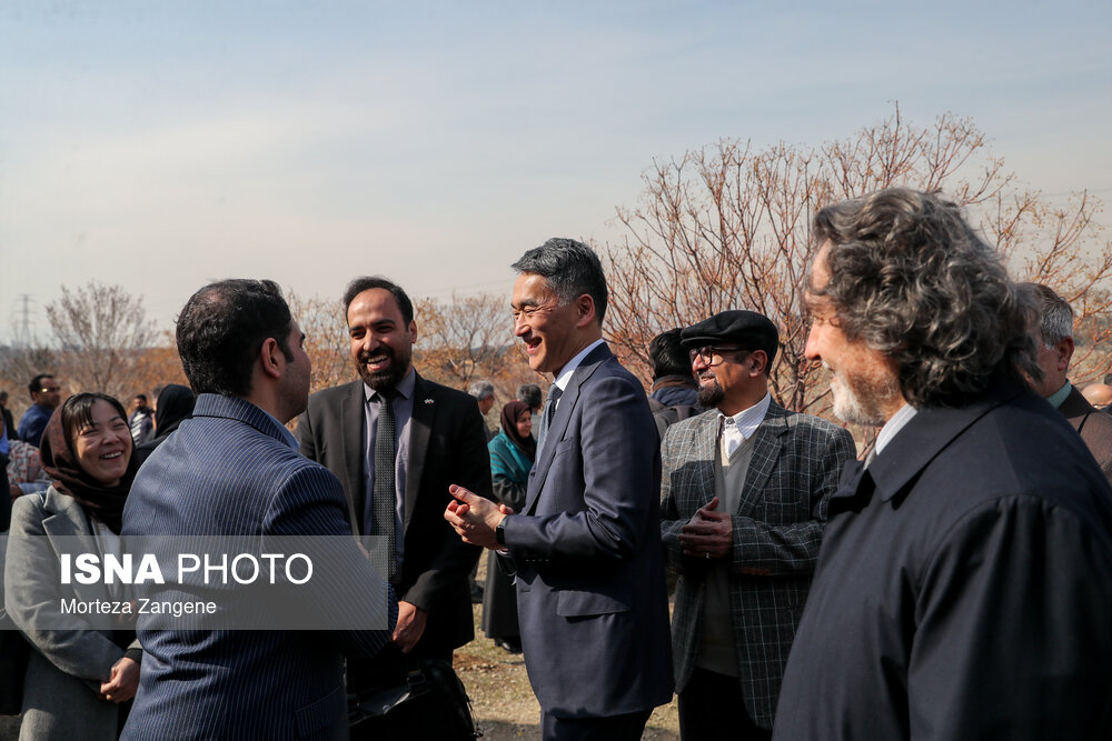 عکس/ مراسم روز درختکاری با حضور رییس سازمان محیط زیست و سفرای خارجی