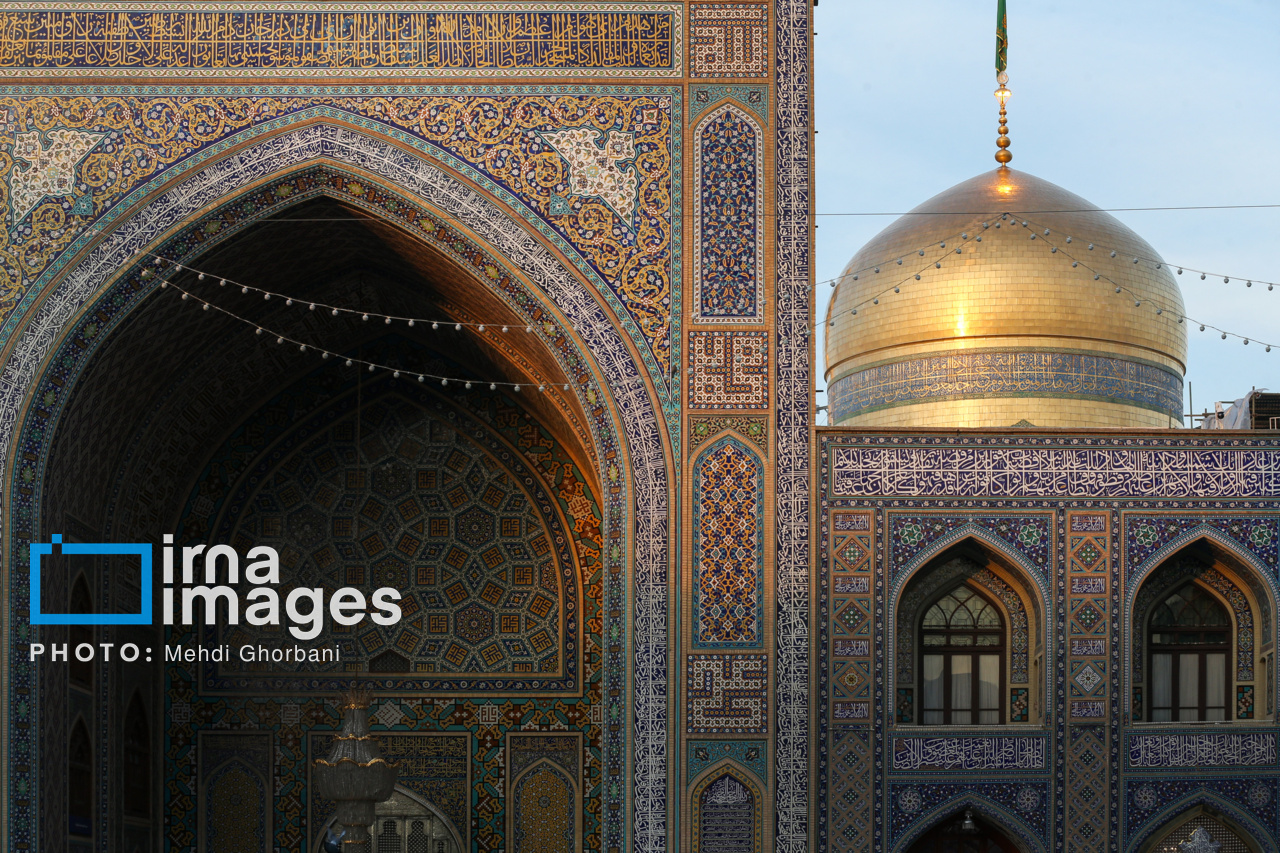عکس/ جزء خوانی قرآن در حرم امام رضا(ع)