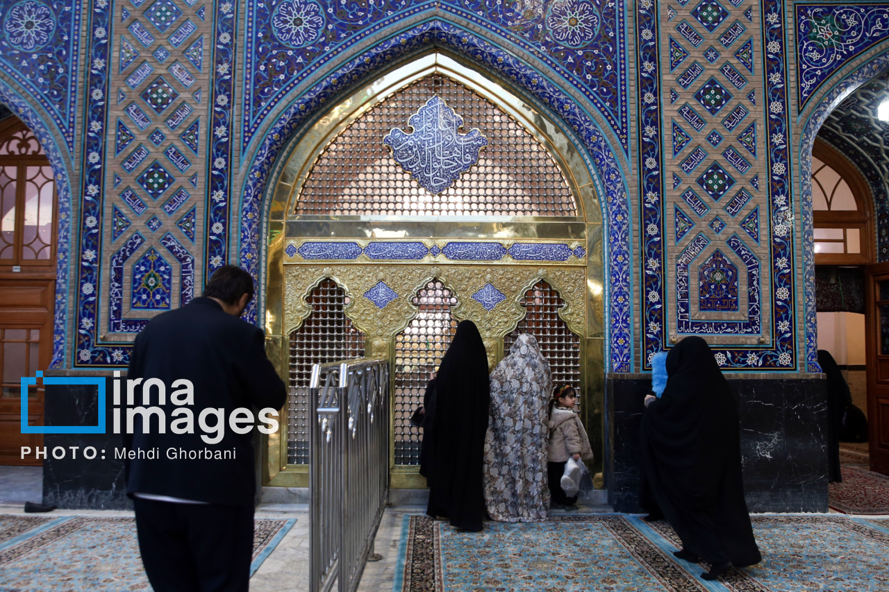 عکس/ جزء خوانی قرآن در حرم امام رضا(ع)