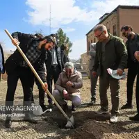 درختکاری هنرمندان قزوینی در عمارت هنر