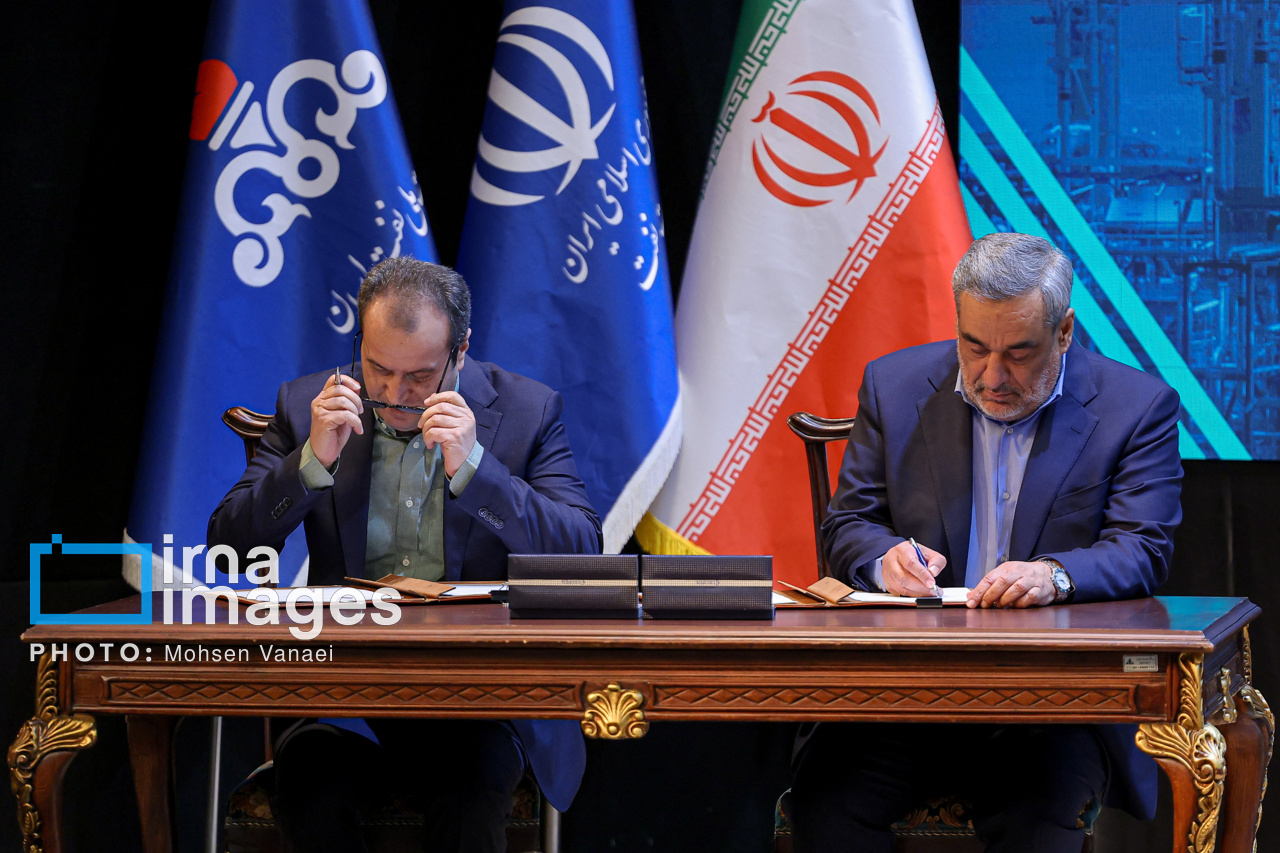 عکس/ امضای قراردادهای میدان گازی مشترک پارس جنوبی
