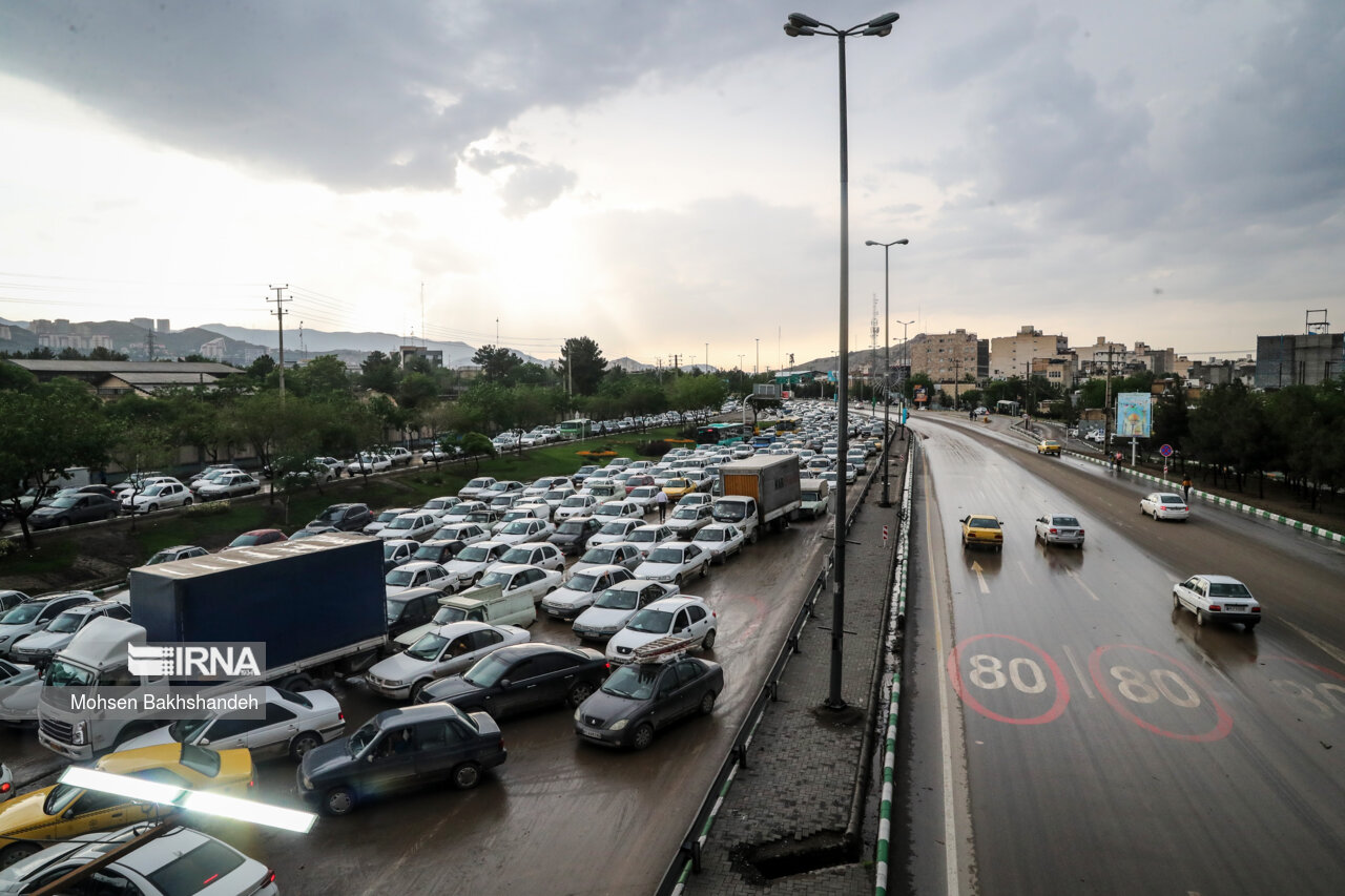 بارندگی موجب ترافیک در مشهد شد