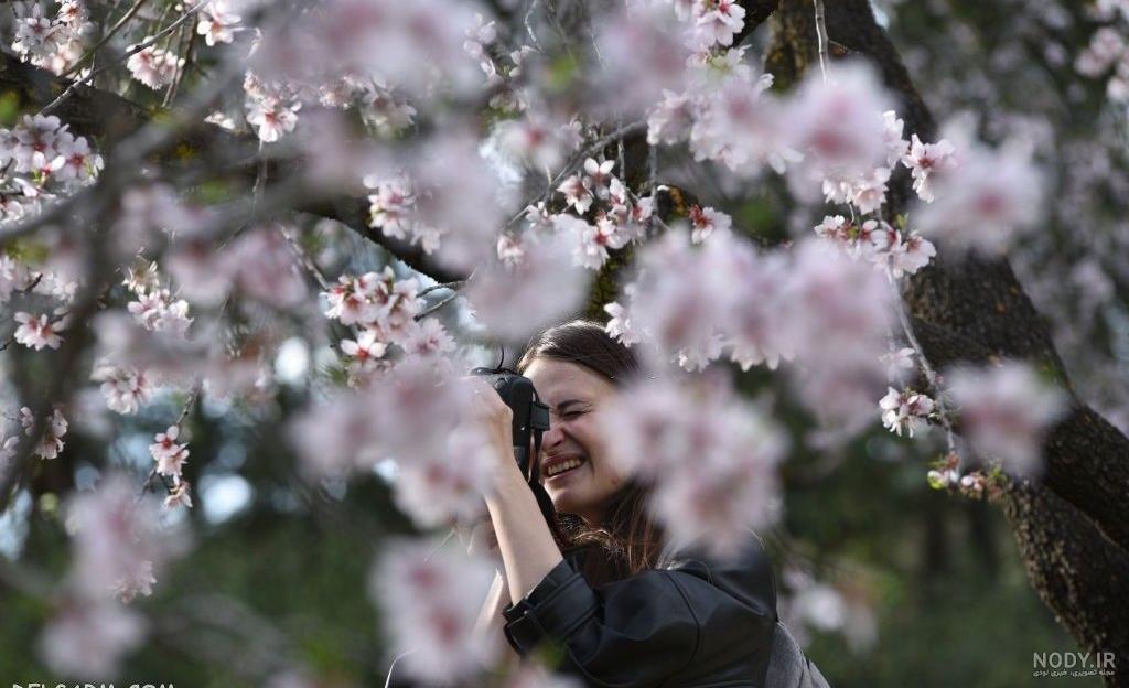 با شکوفه های بهاری اینجوری عکس بگیر