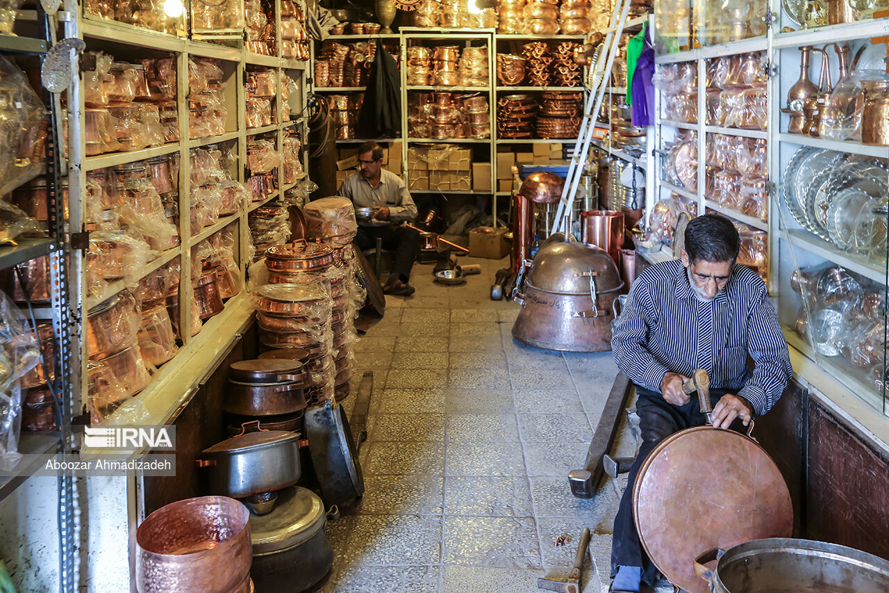 ۱۲ هزار هنرمند صنایع دستی در زنجان فعالیت میکنند