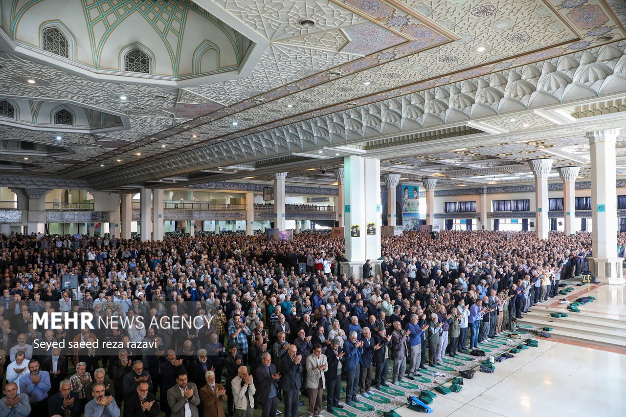 عکس/ آخرین نماز جمعه تهران در سال ۱۴۰۳