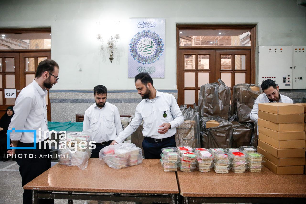 عکس/ سفره افطار در حرم حضرت عبدالعظیم حسنی (ع)