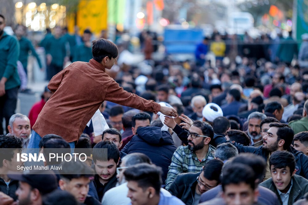 عکس/سفره بزرگ افطاری در قم