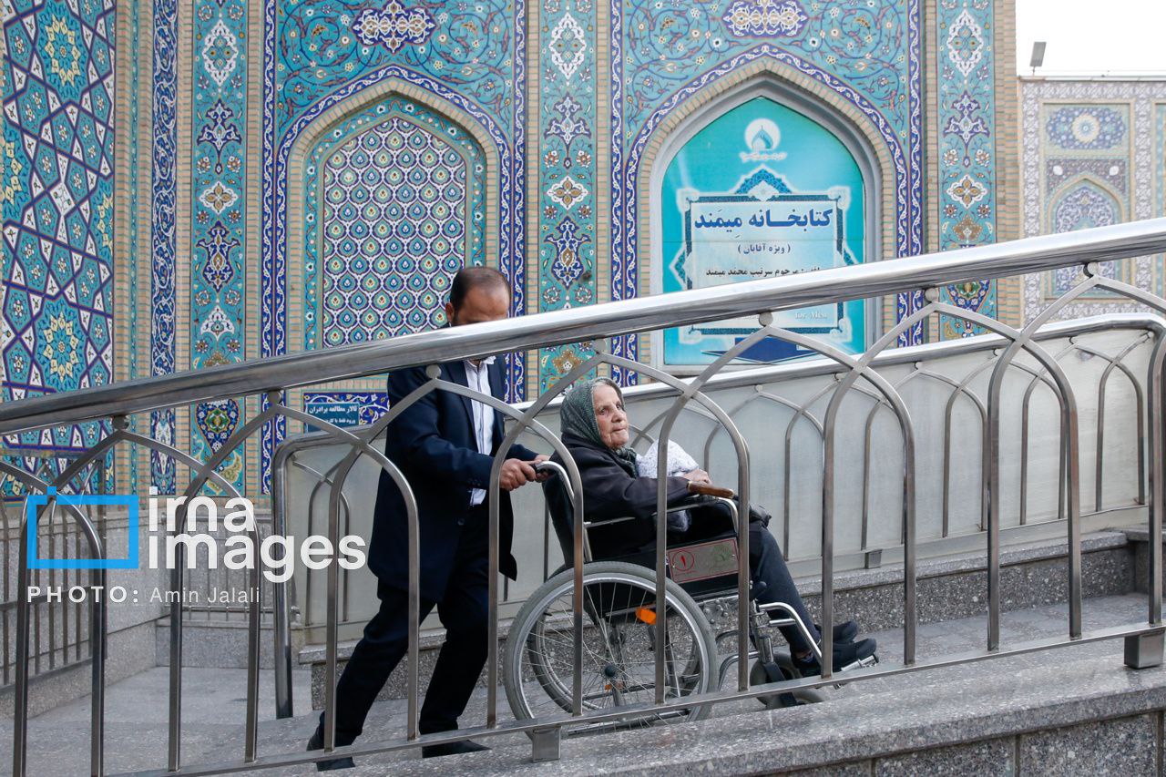 عکس/ سفره افطار در حرم حضرت عبدالعظیم حسنی (ع)