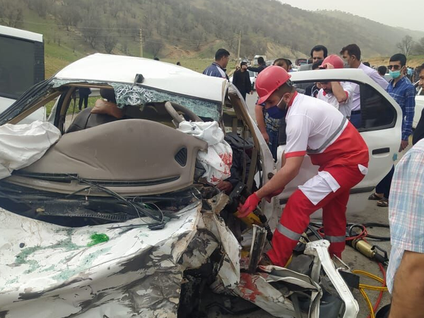 رهاسازی ۱۵ نفر از گرفتارشدگان در حوادث جاده‌ای