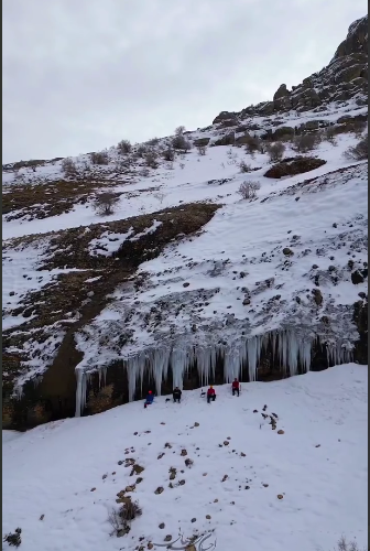 آبشارهای یخی لرستان