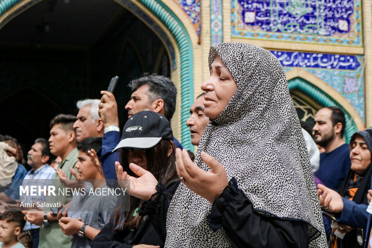 عکس/ تحویل سال در امامزاده یحیی سمنان
