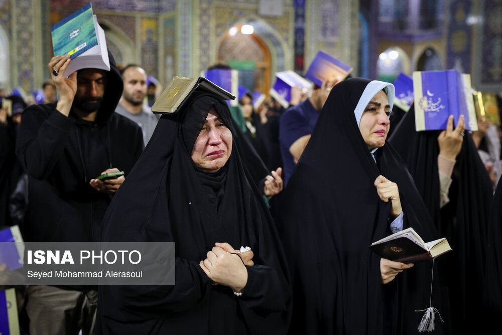 عکس/ لیالی قدر؛ شب نوزدهم ماه مبارک رمضان در حرم مطهر رضوی