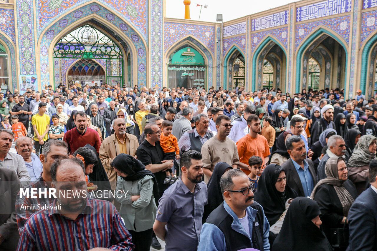 عکس/ تحویل سال در امامزاده یحیی سمنان