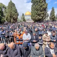 حضور ۸۰ هزار نمازگزار در سومین جمعه ماه مبارک رمضان در مسجدالاقصی 