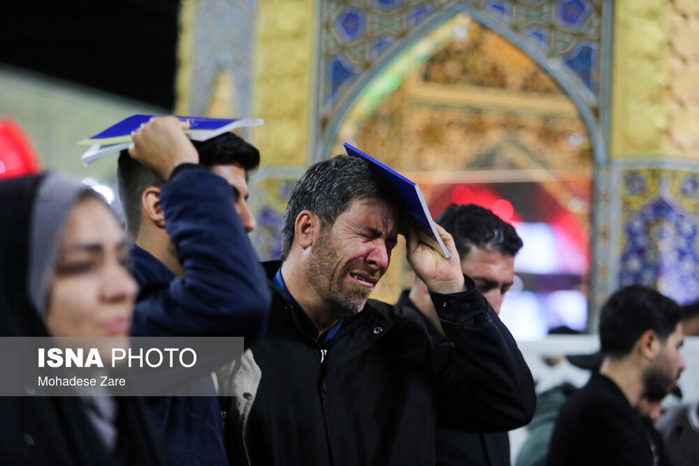 عکس/ مراسم احیای شب بیست و یکم ماه مبارک رمضان در حرم امام رضا (ع)