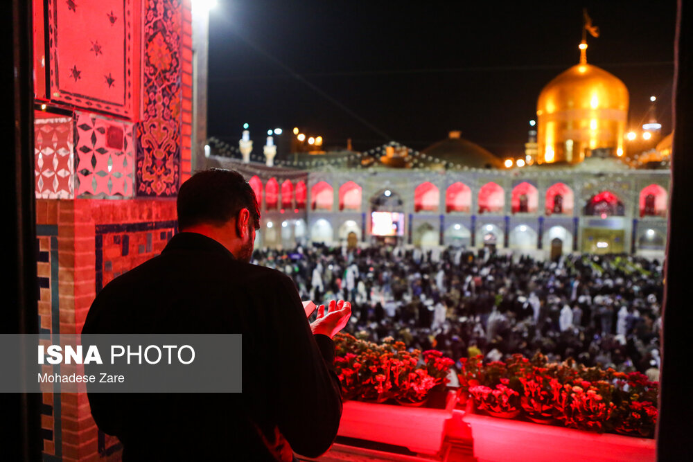 عکس/ مراسم احیای شب بیست و یکم ماه مبارک رمضان در حرم امام رضا (ع)