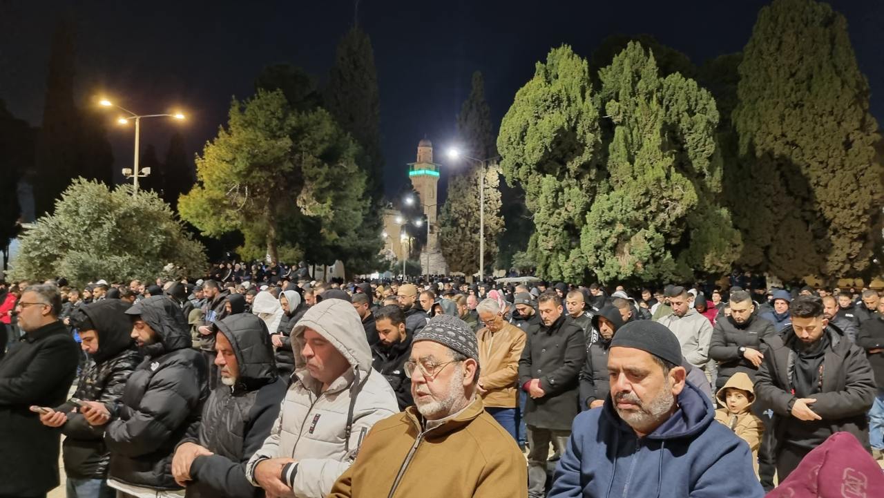  حضور گسترده نمازگزاران در مسجدالاقصی در شب قدر