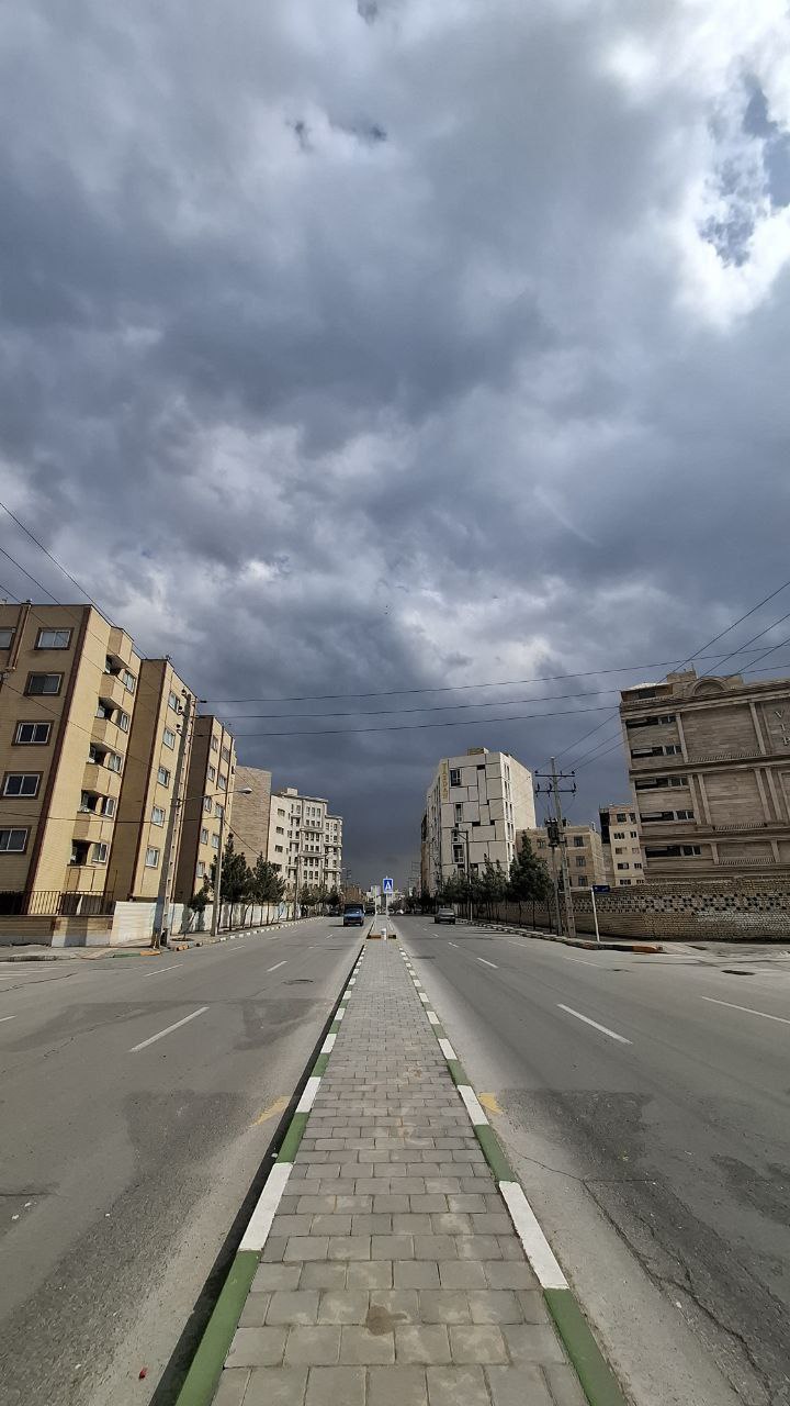 هجوم ابرها در آسمان مشهد