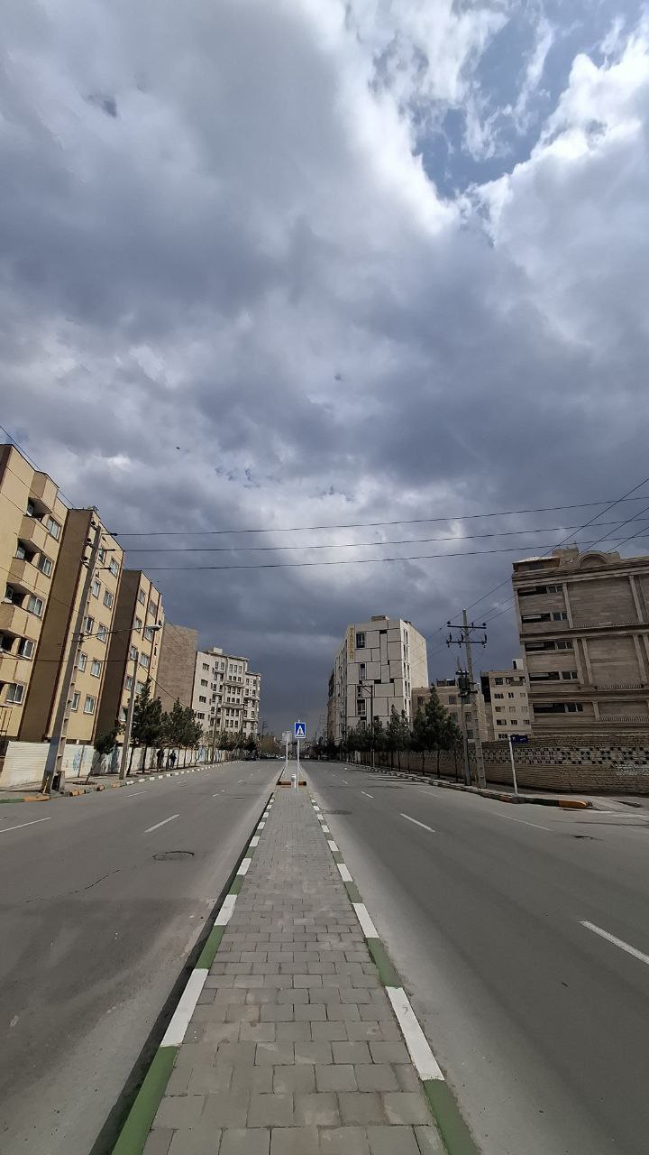 هجوم ابرها در آسمان مشهد