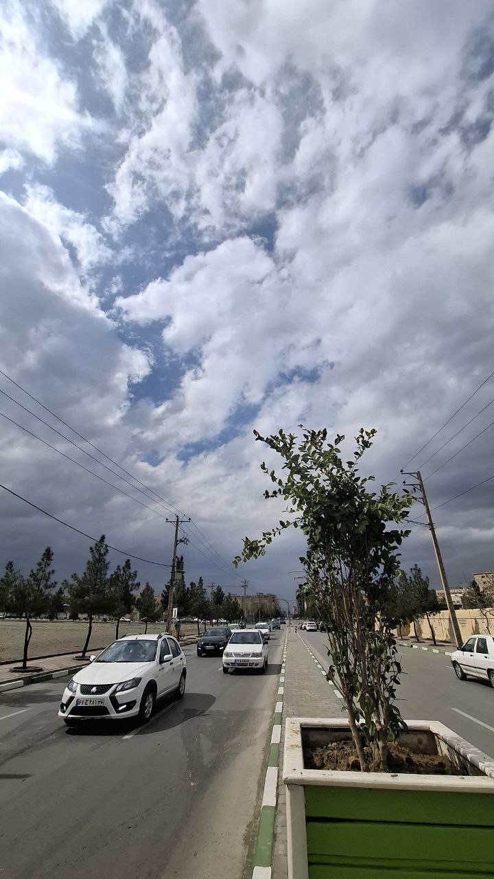 هجوم ابرها در آسمان مشهد