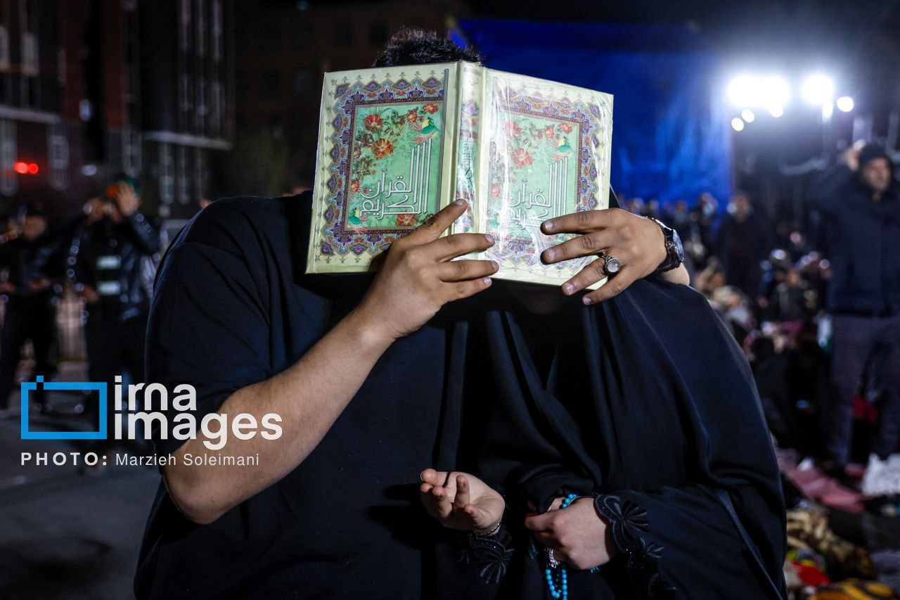 احیای شب بیست و سوم رمضان در هیأت ریحانه الحسین (ع)
