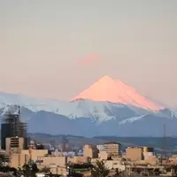 نمای زیبای قله دماوند از پارک پردیسان