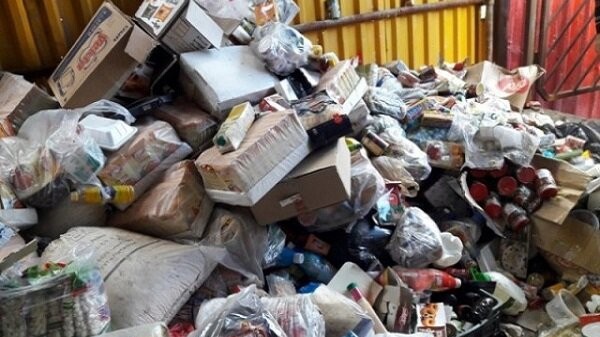 معدوم‌سازی بیش از 4 تُن مواد فاسد و غیربهداشتی در استان مرکزی