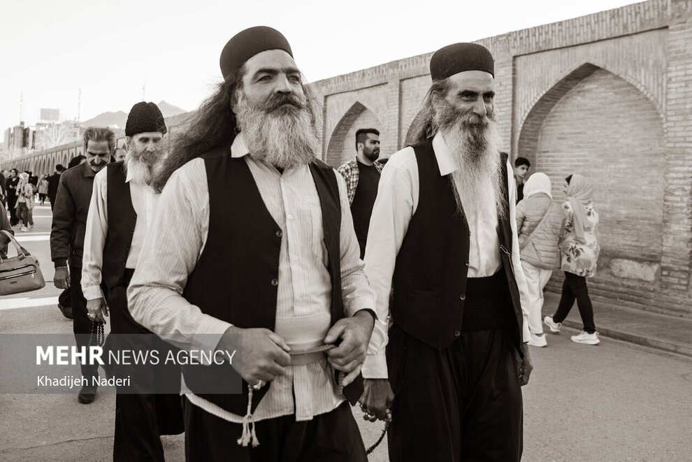سنت «چاوشی‌خوانی» در سی و سه پل اصفهان