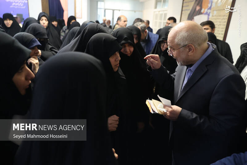 عکس/ دیدار جمعی از بانوان حوزوی با قالیباف