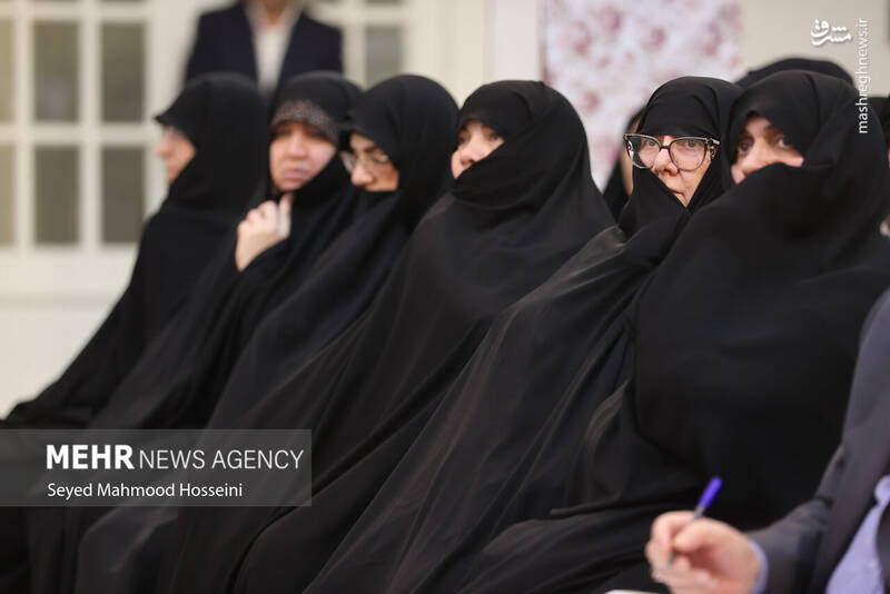 عکس/ دیدار جمعی از بانوان حوزوی با قالیباف