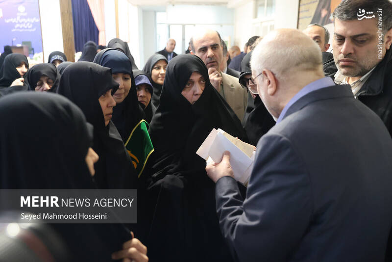 عکس/ دیدار جمعی از بانوان حوزوی با قالیباف