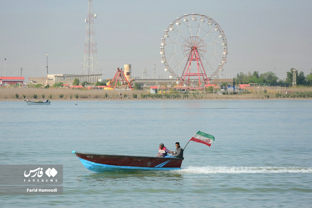 رژه ۳۱۳ شناور بسیج در شمال خلیج فارس