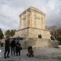 آرامگاه فردوسی میزبان گردشگران نوروزی