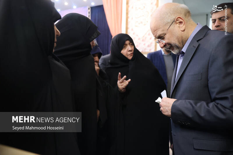 عکس/ دیدار جمعی از بانوان حوزوی با قالیباف