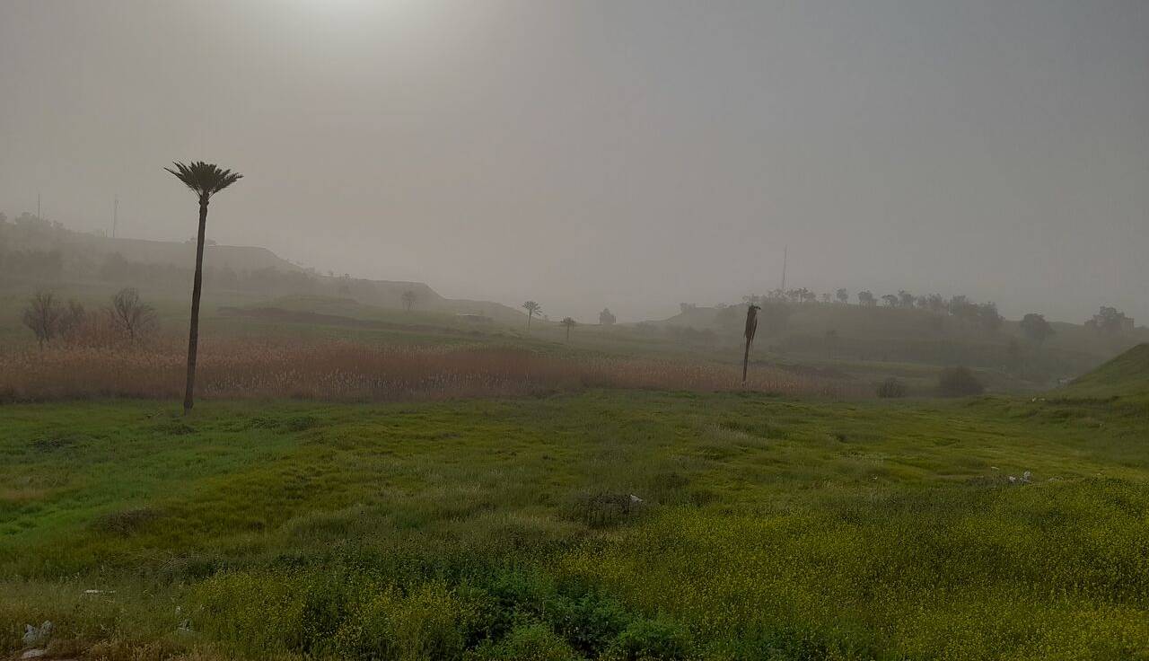 گرد و غبار قصرشیرین را فرا گرفت